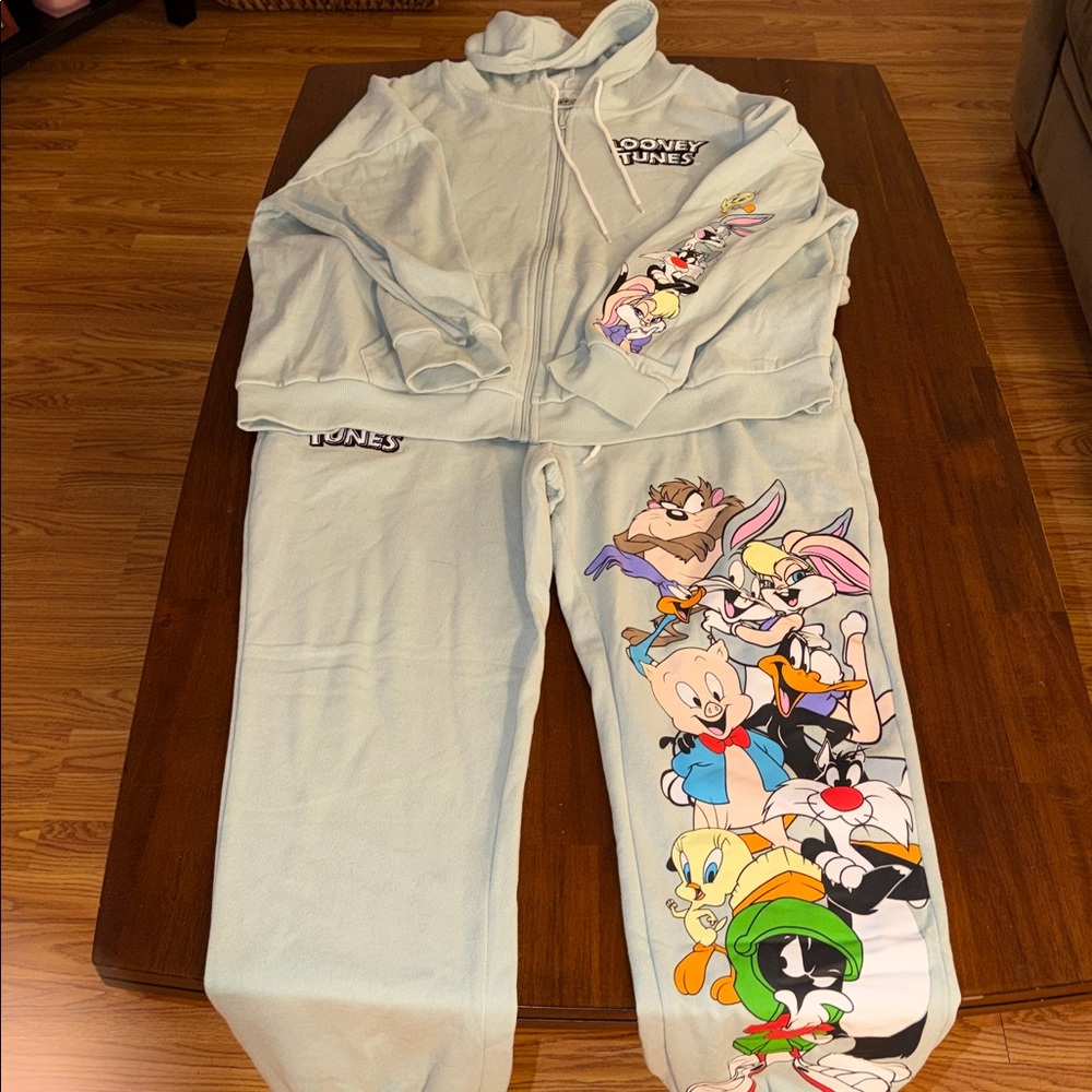 Looney Tunes Ladies Two piece full zip Embellished Jacket and sweatpants jogger - Picture 2 of 7